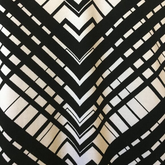 Ricki's Retro B&W Zigzag Stretchy Tunic Shirt - Picture 9 of 16